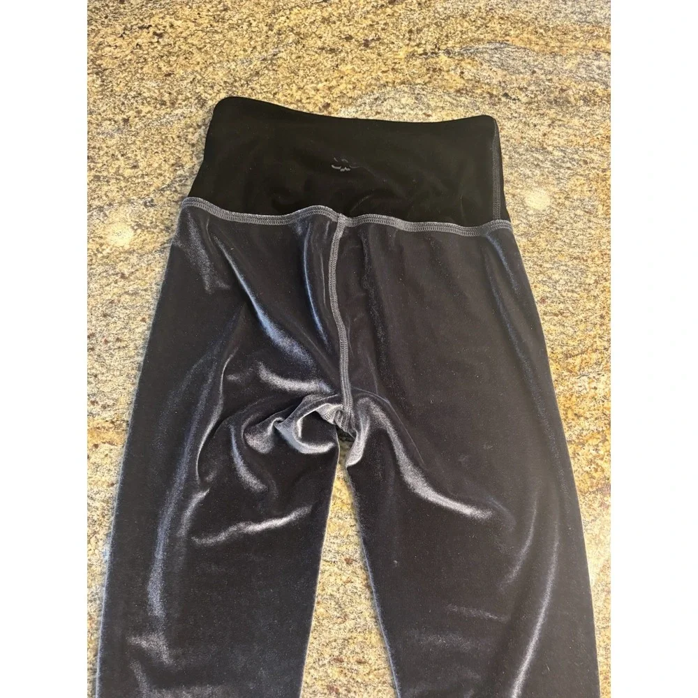 Beyond Yoga x Soul Black Velvet Velour Motion Leggings Deep Amethyst Size S‎